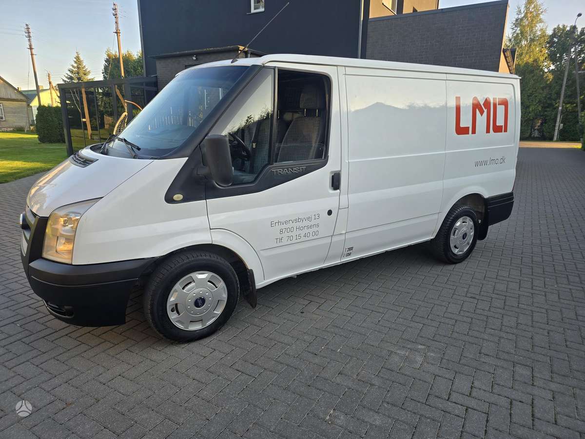 Ford Transit 2008 — rear view