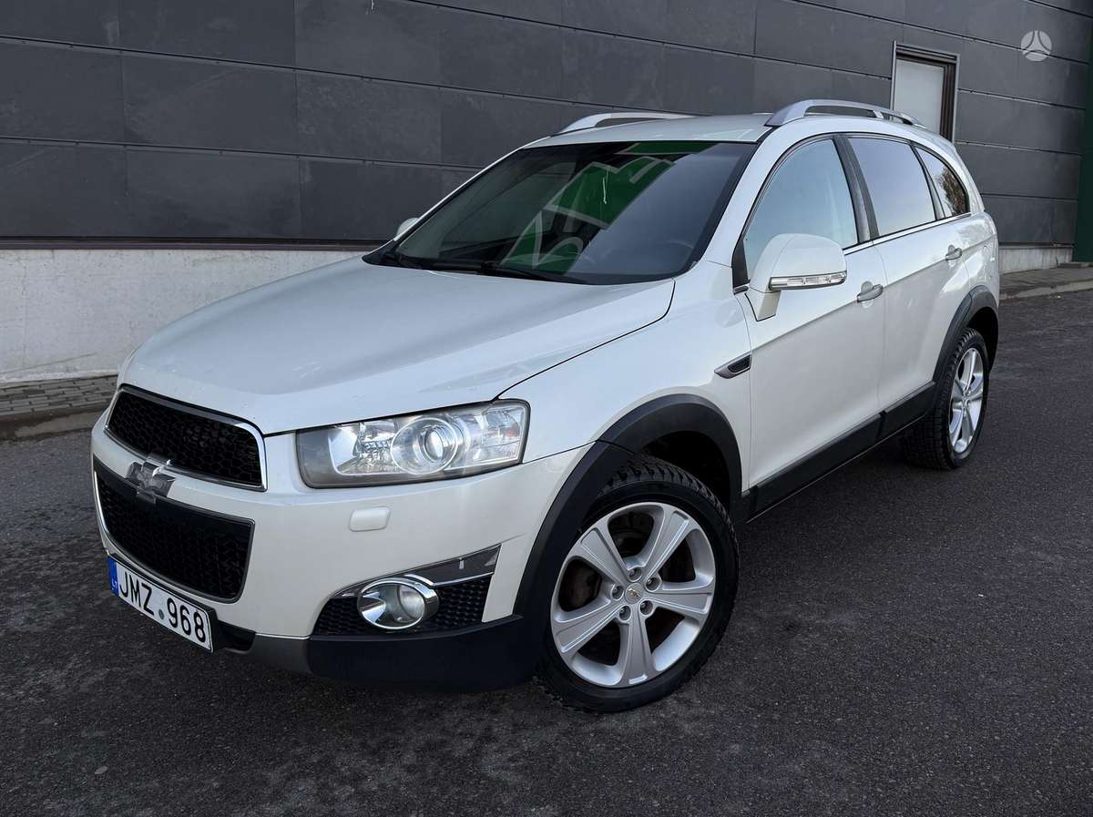 Chevrolet Captiva 2012 — вигляд ззаду