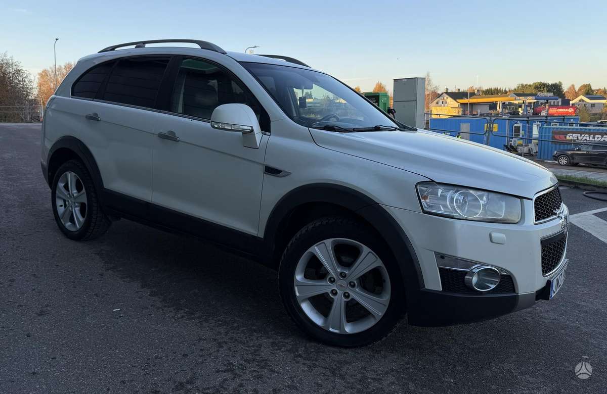 Chevrolet Captiva 2012 — двигун 2231 cm³, 184 HP (135kW)