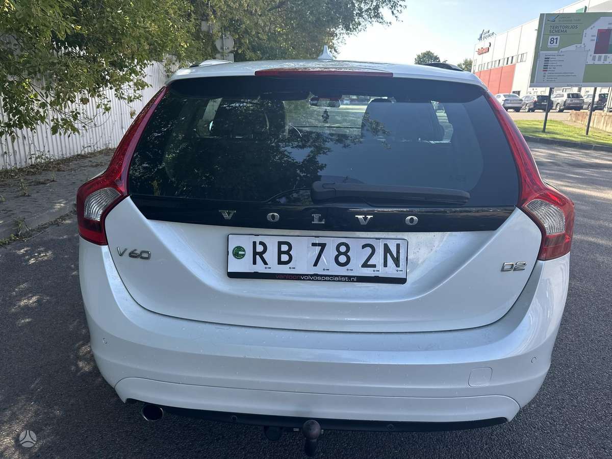 Volvo V60 2013 — двигун 1560 cm³, 116 HP (85kW)