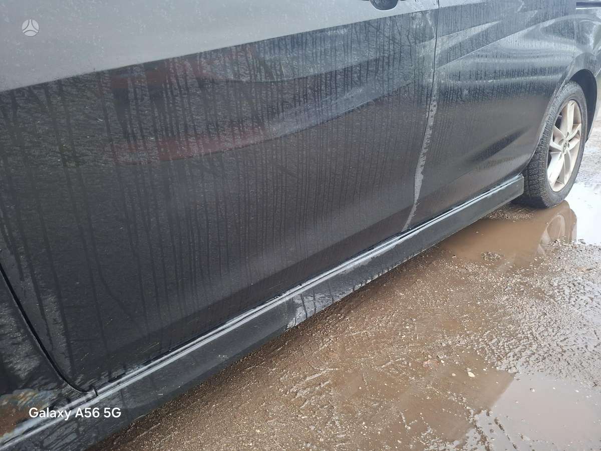 Mazda 5 2011 — салон