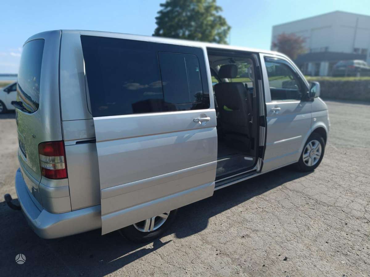 Volkswagen Multivan 2004 — interior