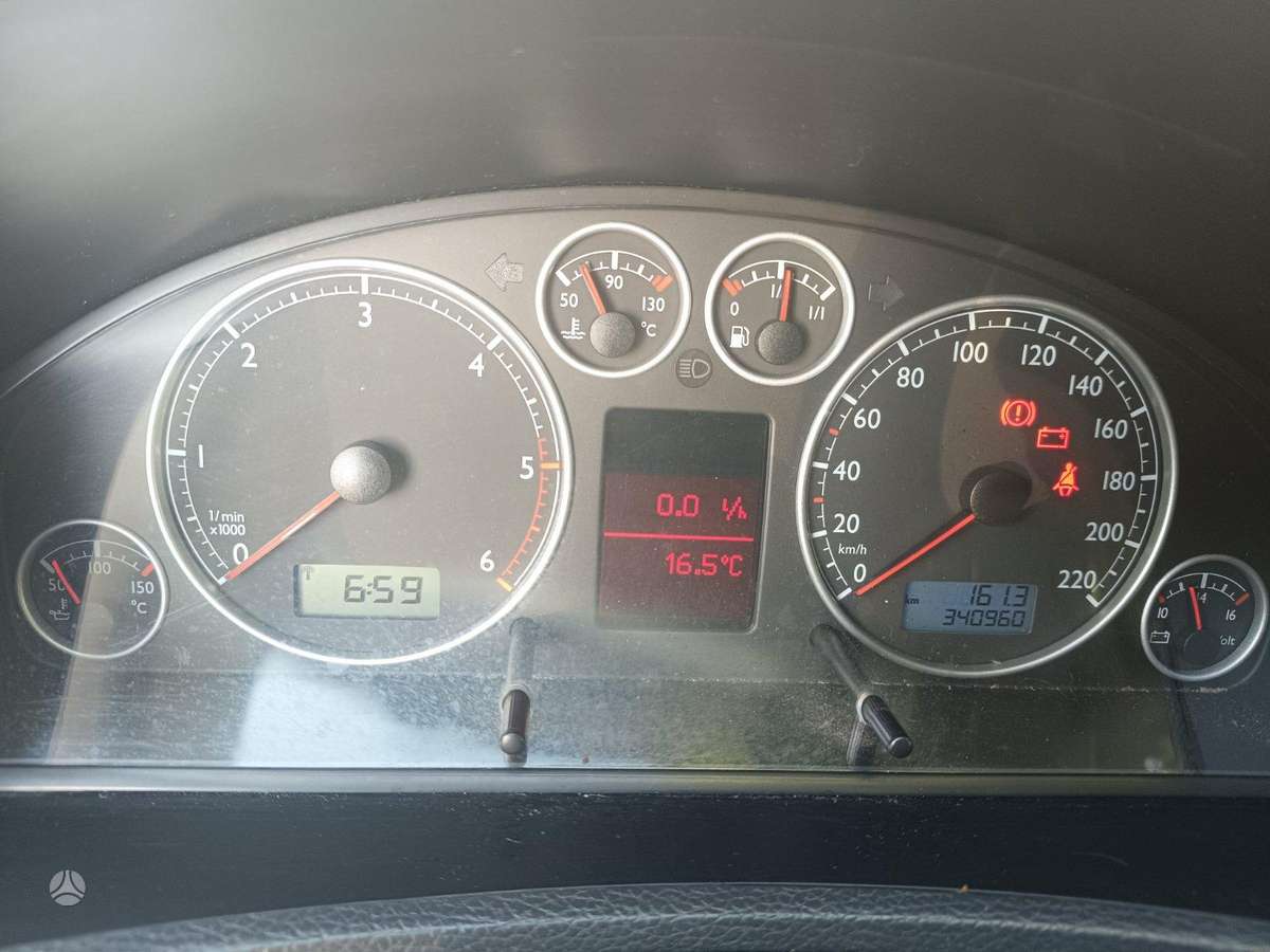 Volkswagen Multivan 2004 — photo 9