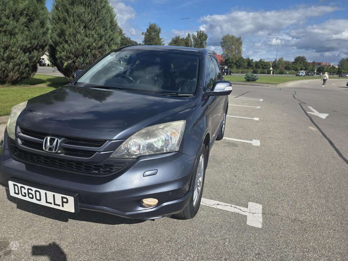 Honda CR-V 2010 — rear view