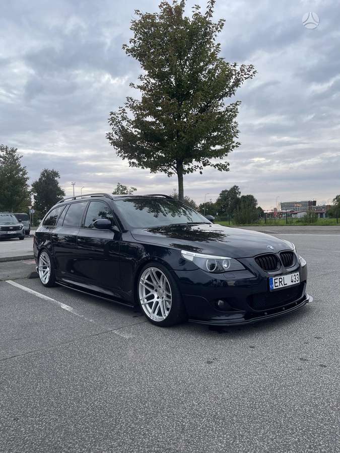 BMW 530 2005 — engine 2993 cm³, 218 HP (160kW)
