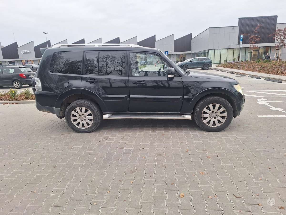 Mitsubishi Pajero 2009 — photo 5