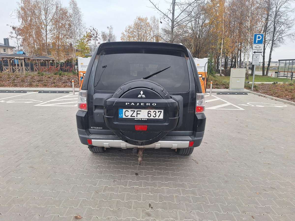 Mitsubishi Pajero 2009 — photo 6