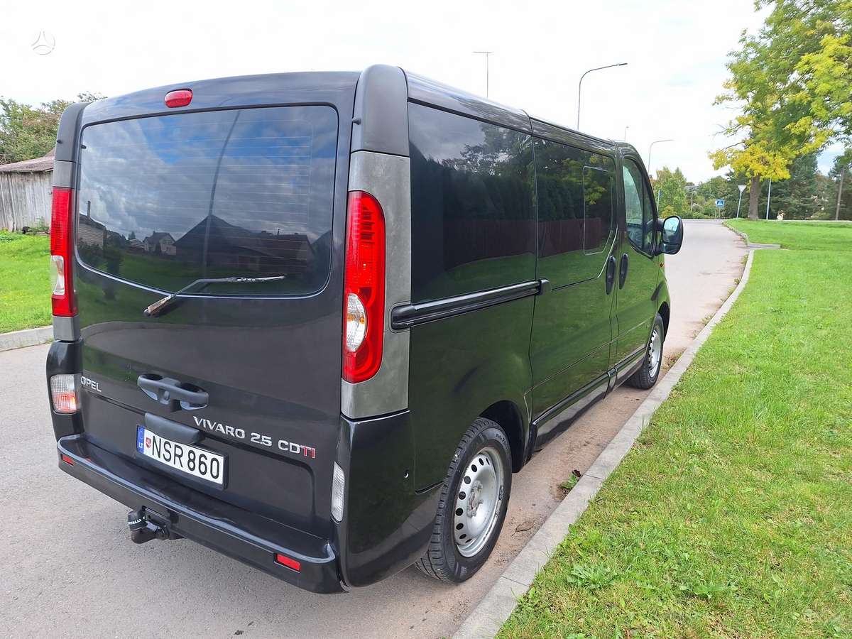 Opel Vivaro 2008 — двигун 2500 cm³, 145 HP (107kW)