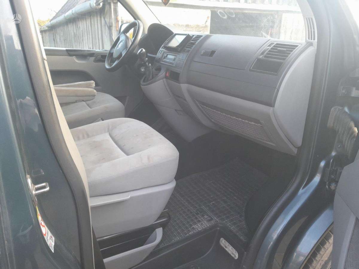 Volkswagen Caravelle 2009 — photo 6