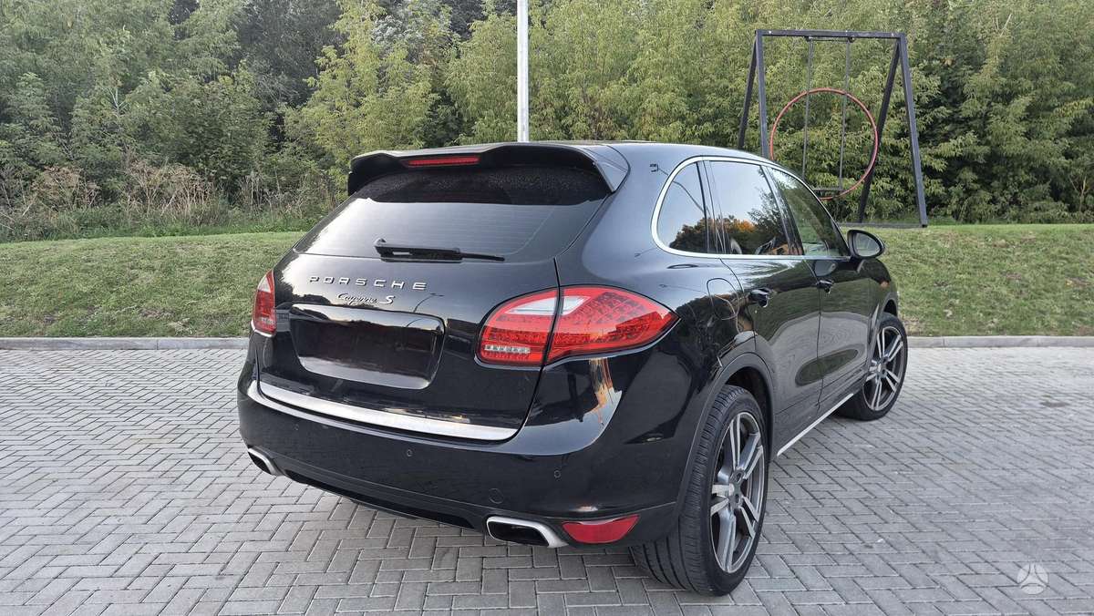 Porsche Cayenne 2011 — фото 9
