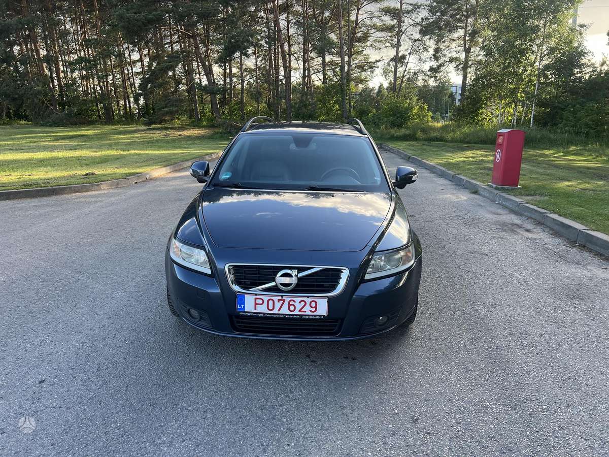 Volvo V50 2011 — vehicle for AFU Ukraine