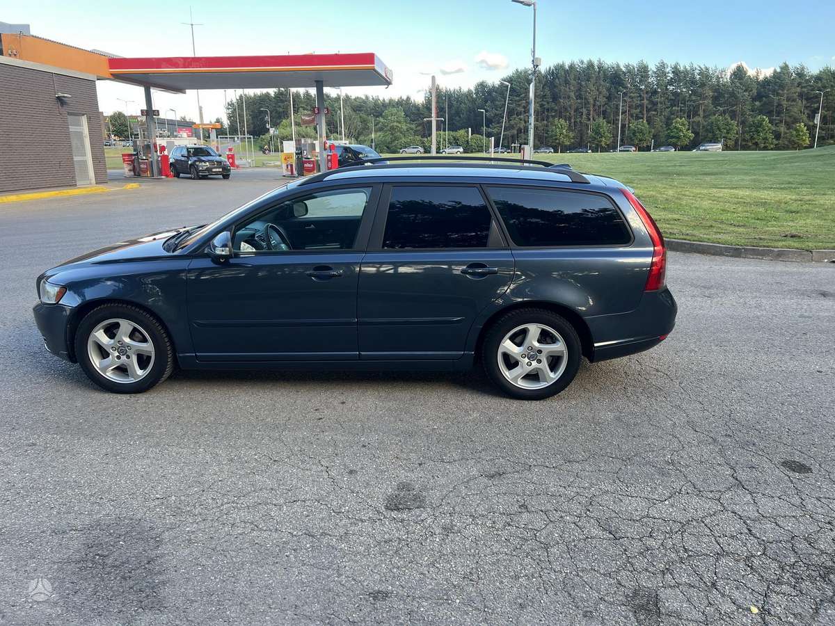 Volvo V50 2011 — photo 6