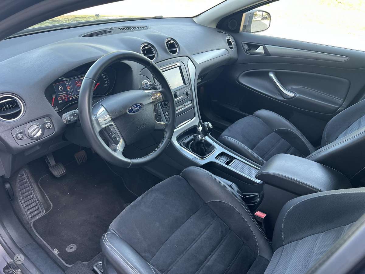 Ford Mondeo 2012 — photo 21