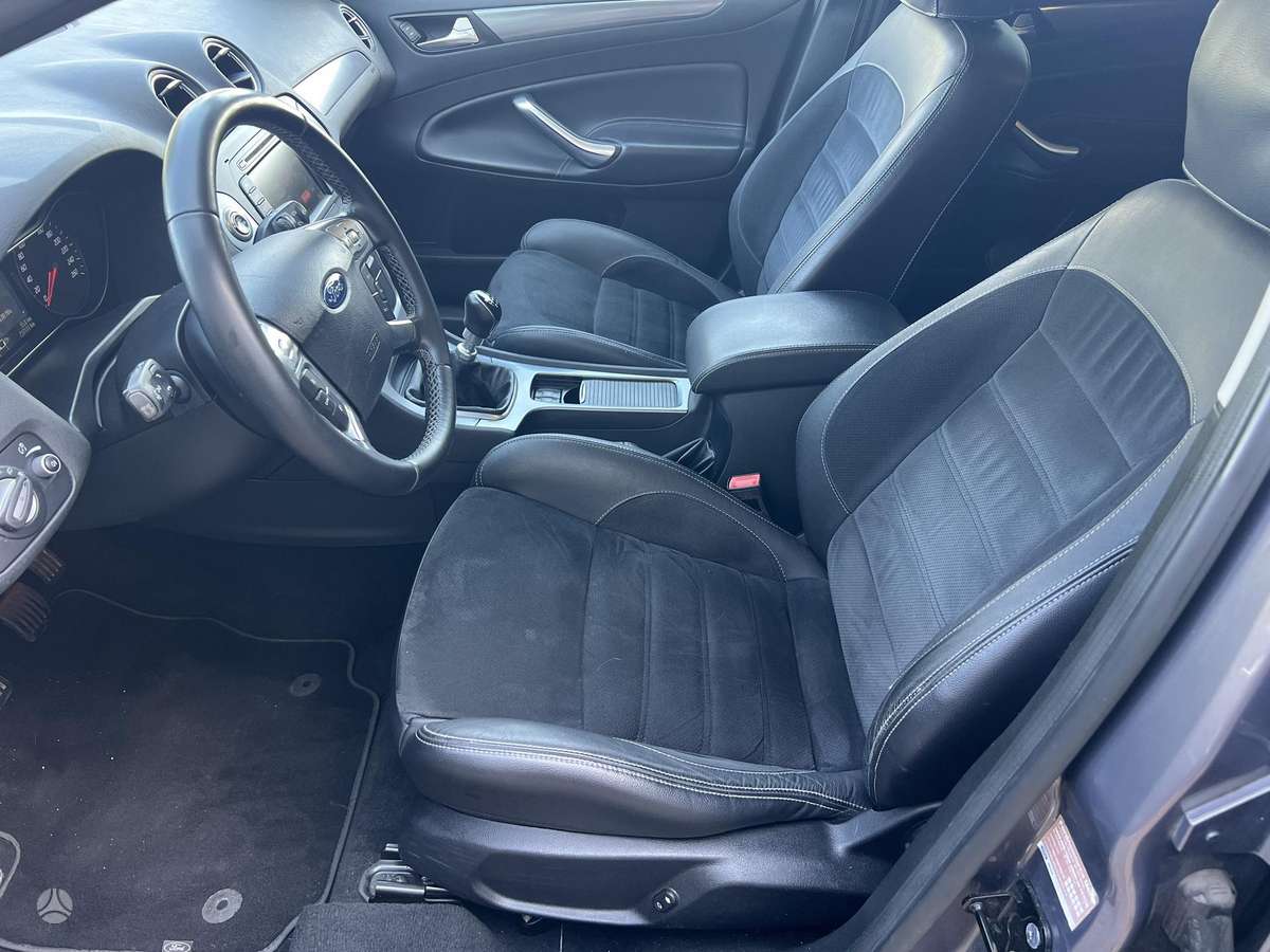 Ford Mondeo 2012 — photo 22