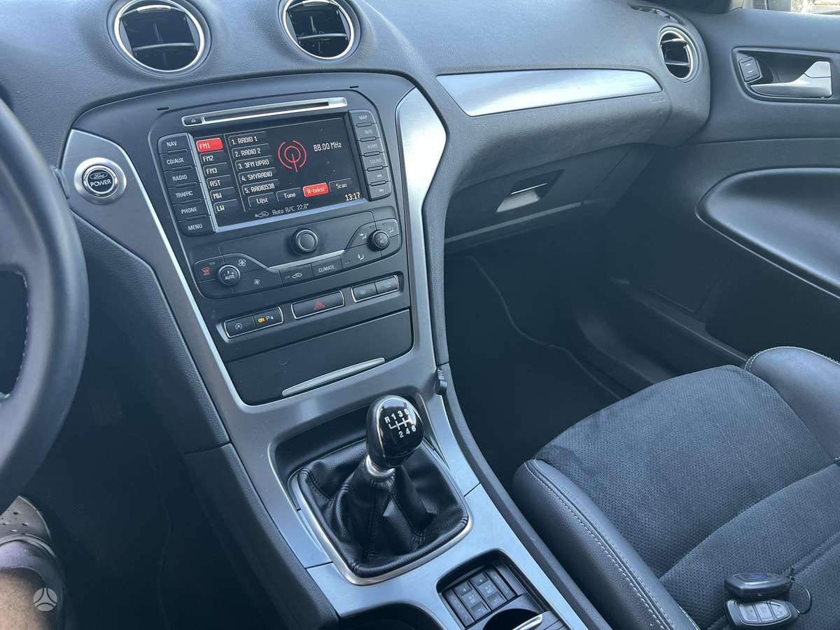 Ford Mondeo 2012 — photo 25