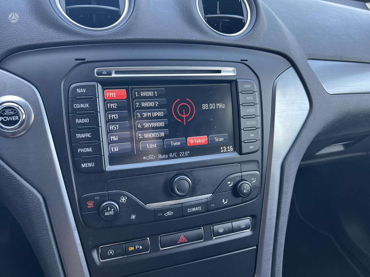 Ford Mondeo 2012 — photo 26