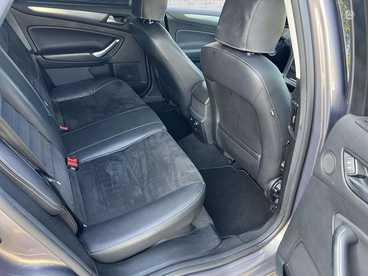 Ford Mondeo 2012 — photo 31