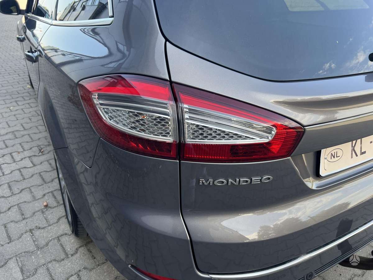 Ford Mondeo 2012 — photo 38