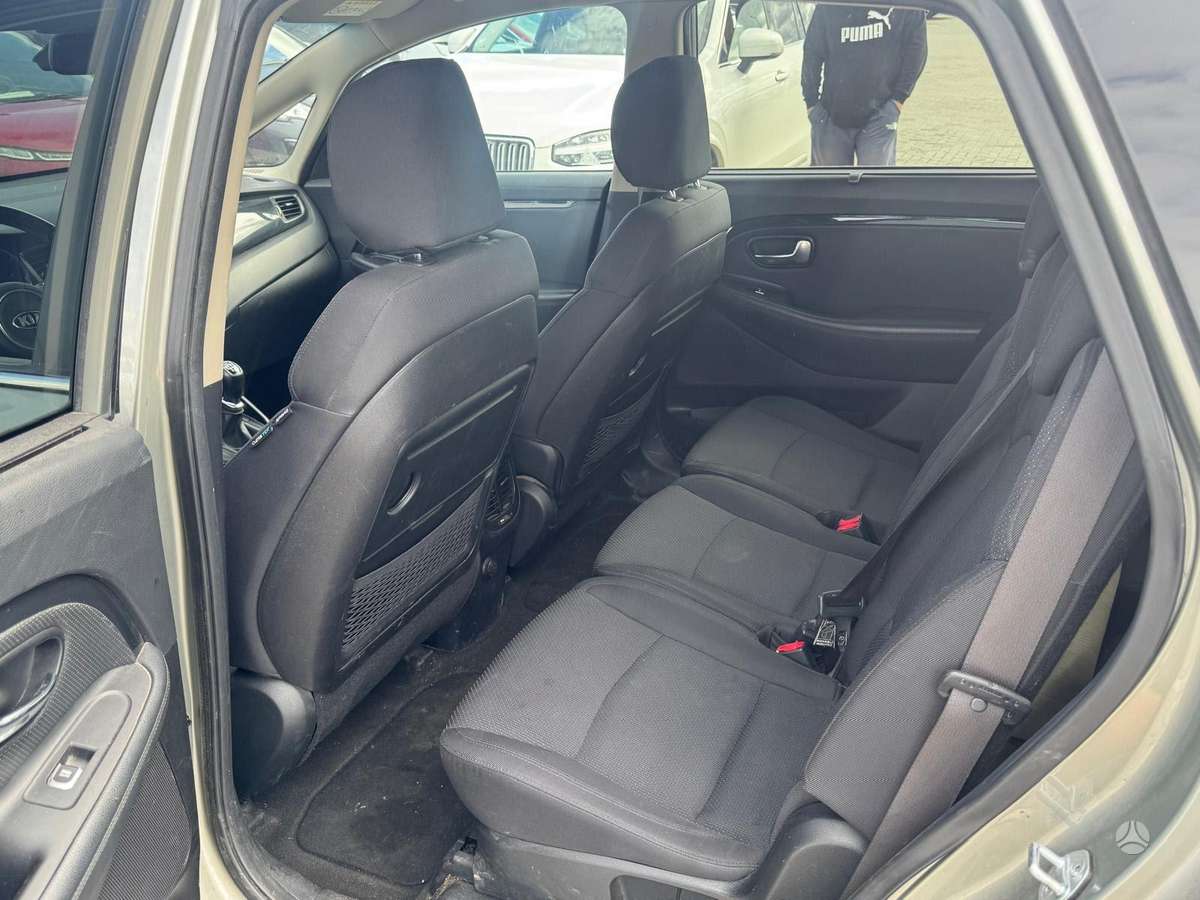 Kia Carens 2014 — engine 1591 cm³, 135 HP (99kW)