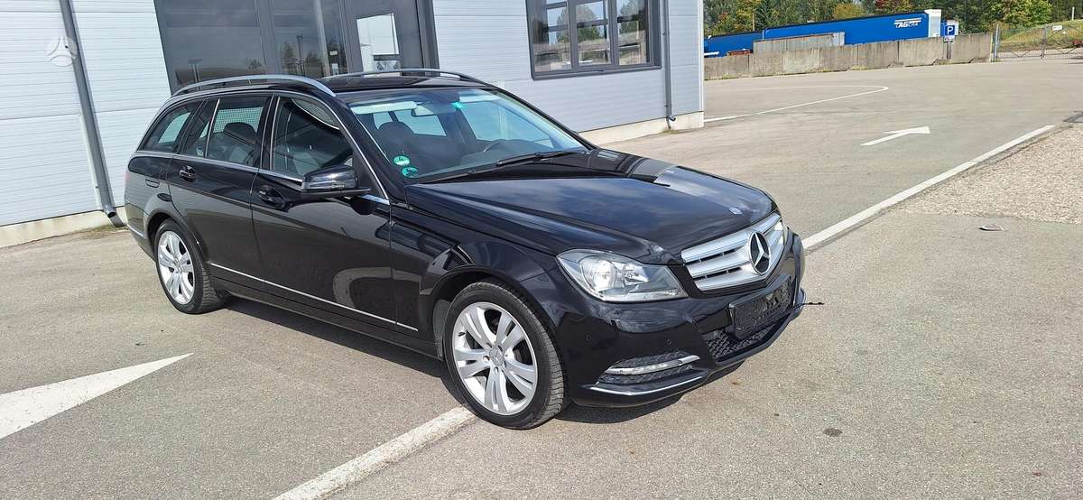 Mercedes-Benz C220, 2012