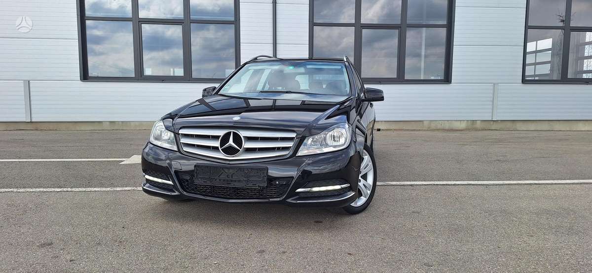 Mercedes-Benz C220 2012 — photo 7
