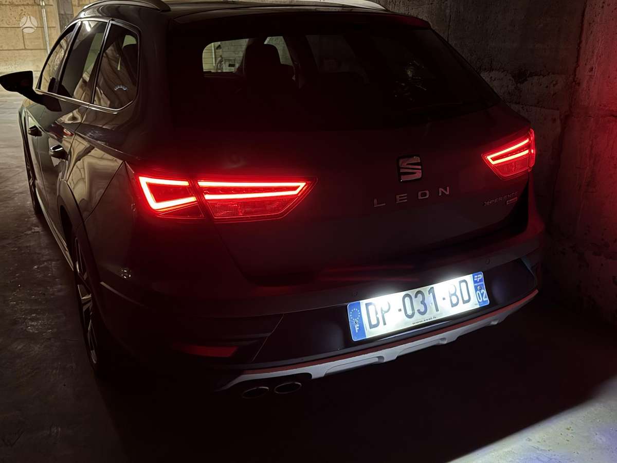 Seat Leon 2015 — photo 26