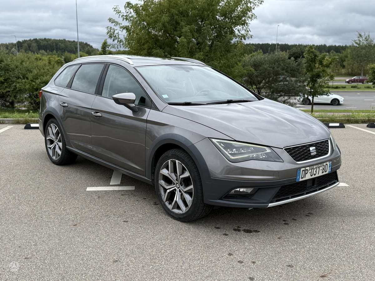 Seat Leon 2015 — interior