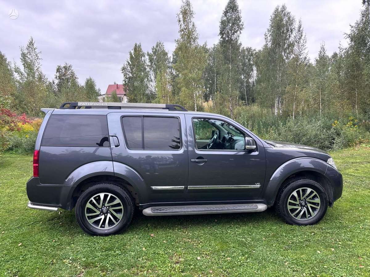 Nissan Pathfinder, 2012 — vehicle for AFU from Europe