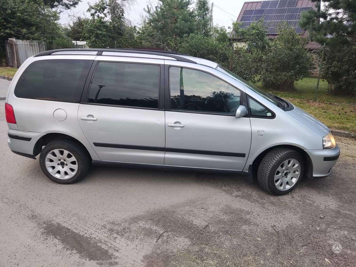 Seat Alhambra 2007 — rear view