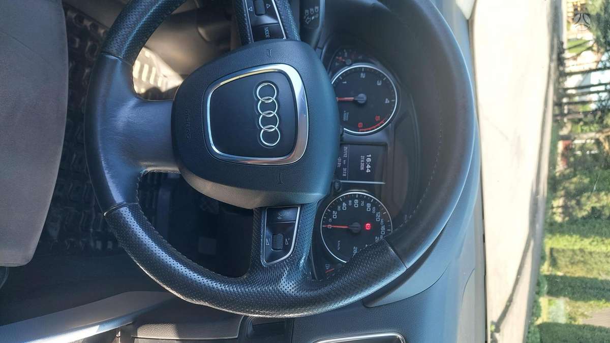 Audi Q5 2009 — photo 10
