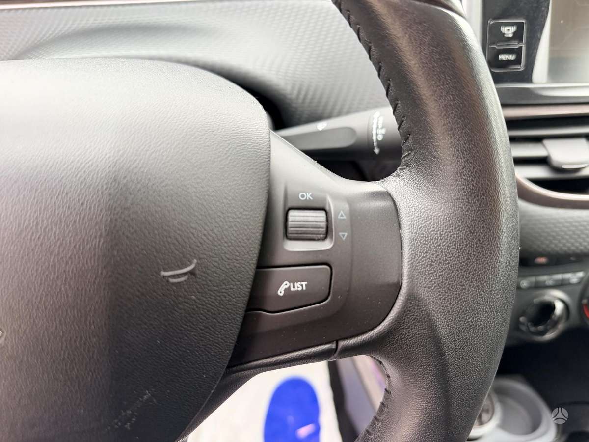Peugeot 2008 2014 — photo 12