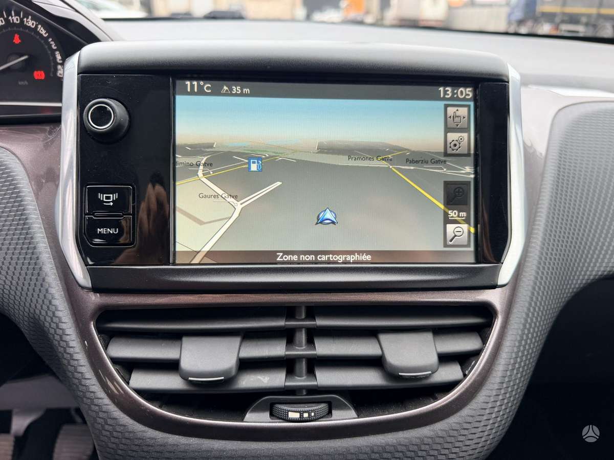 Peugeot 2008 2014 — photo 17