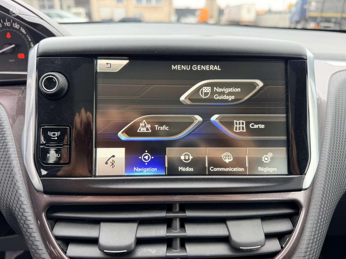 Peugeot 2008 2014 — photo 20