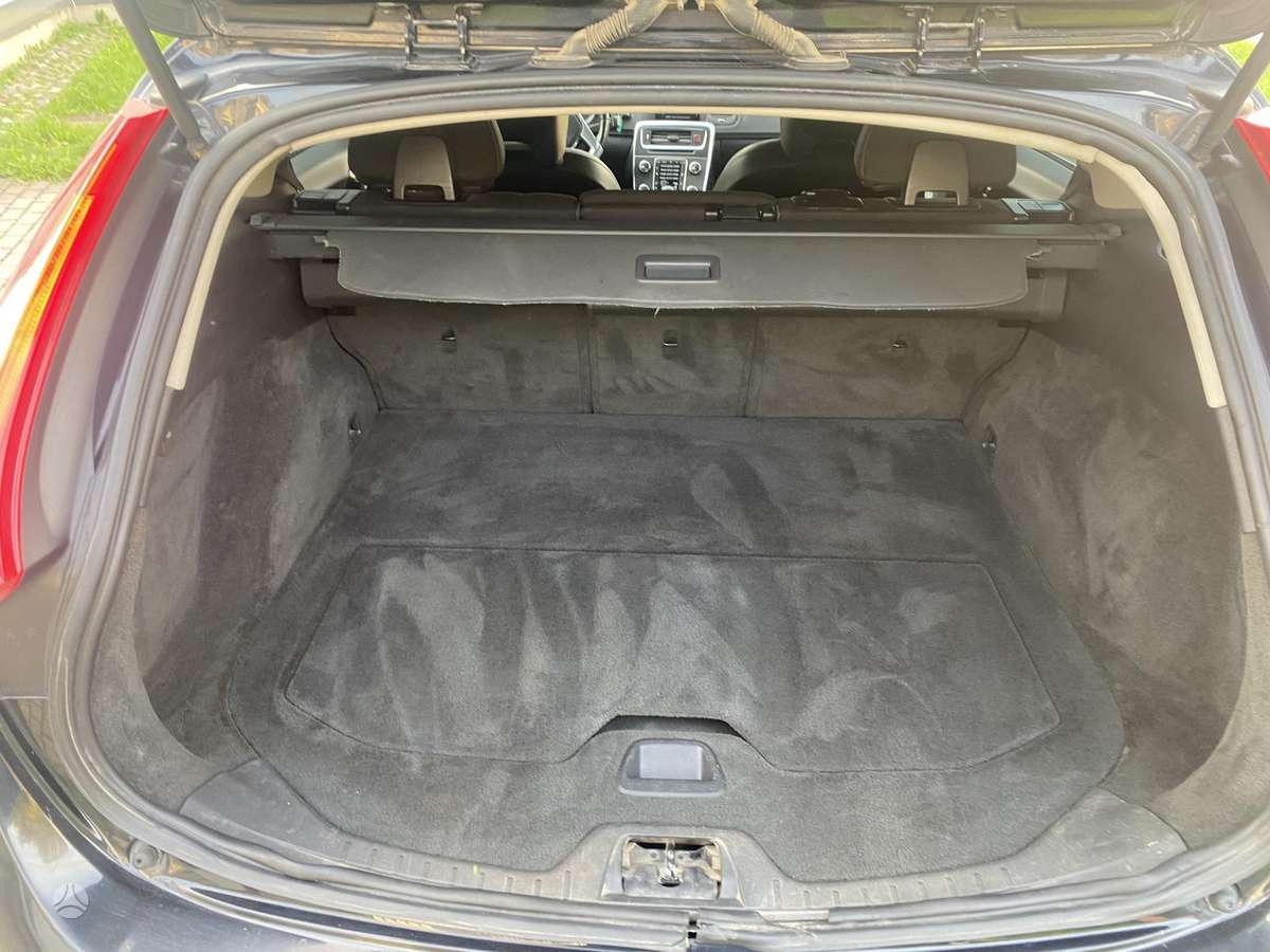 Volvo V60 2012 — photo 33