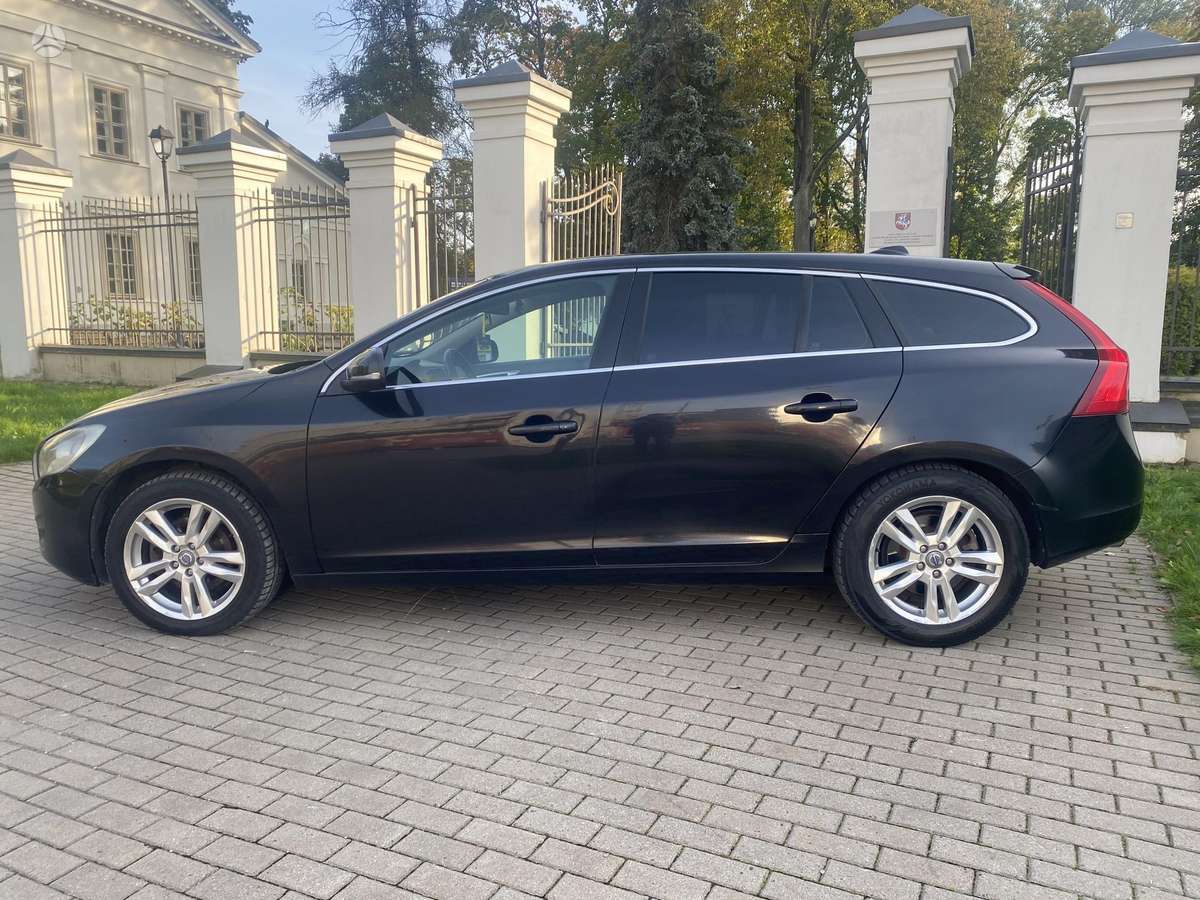 Volvo V60 2012 — engine 1984 cm³, 163 HP (120kW)
