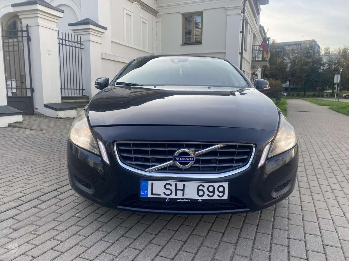 Volvo V60 2012 — photo 8