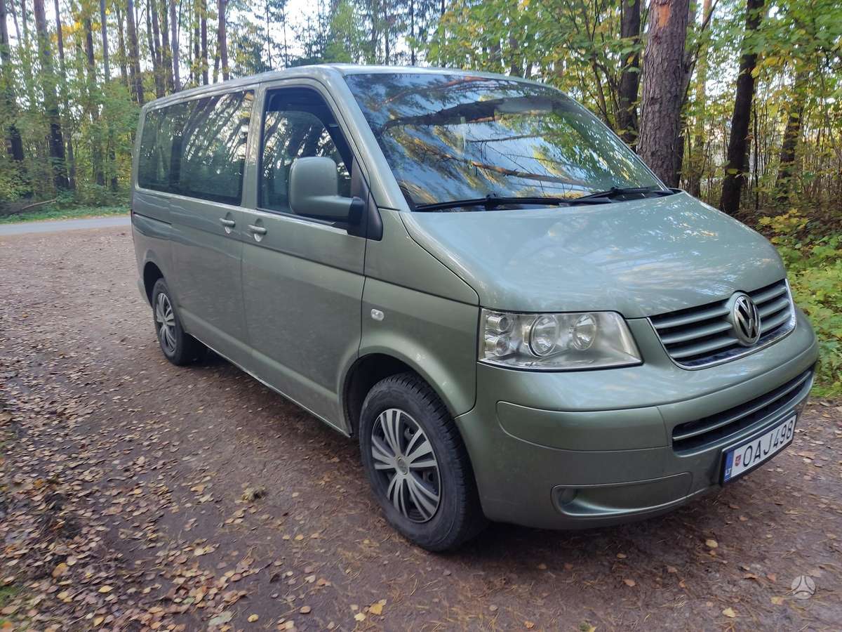 Volkswagen Caravelle 2006 — салон