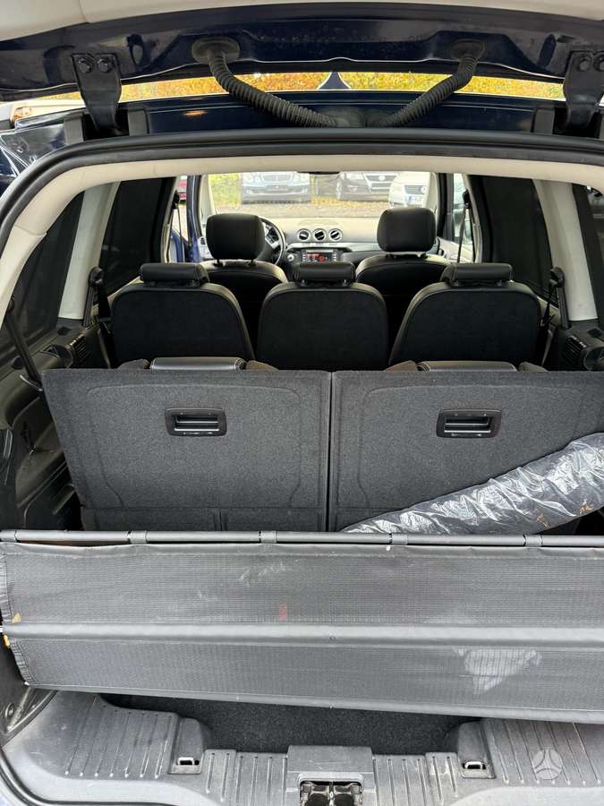 Ford Galaxy 2013 — photo 16