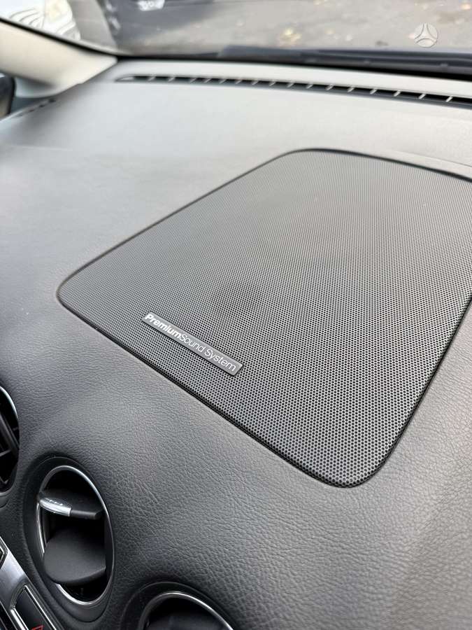 Ford Galaxy 2013 — photo 18