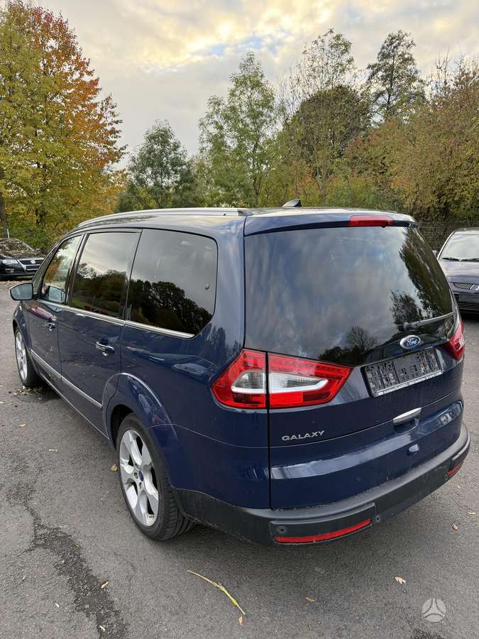 Ford Galaxy 2013 — photo 5