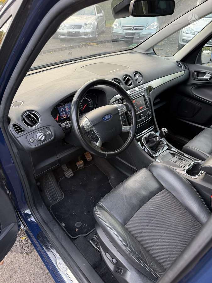 Ford Galaxy 2013 — photo 8
