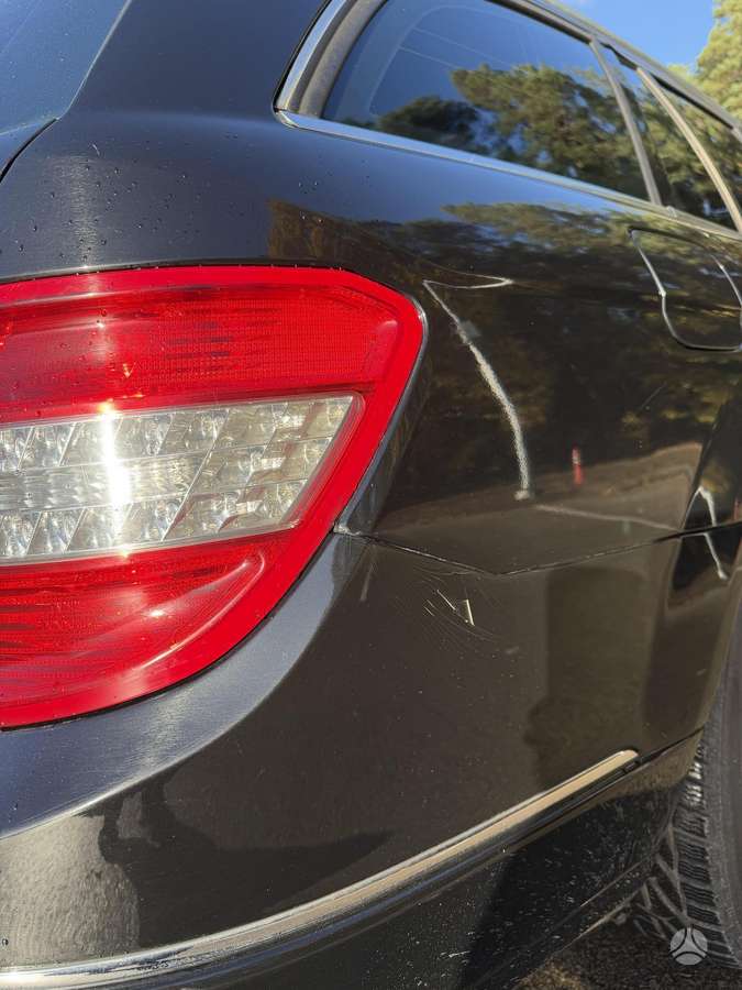 Mercedes-Benz C220 2010 — photo 12