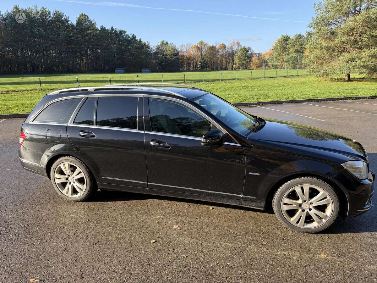 Mercedes-Benz C220 2010 — photo 7