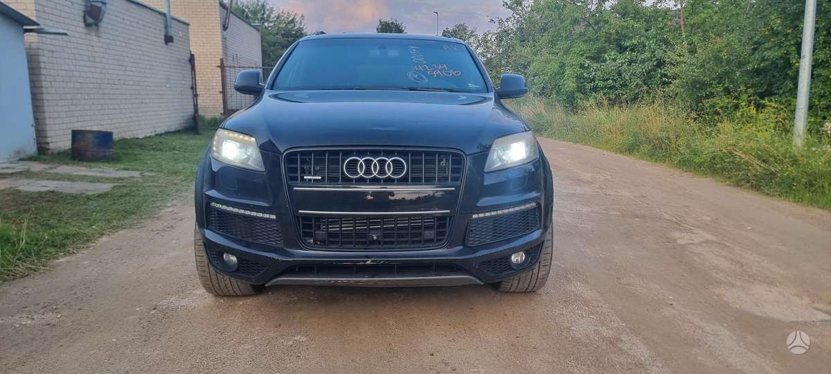 Audi Q7 2013 — rear view
