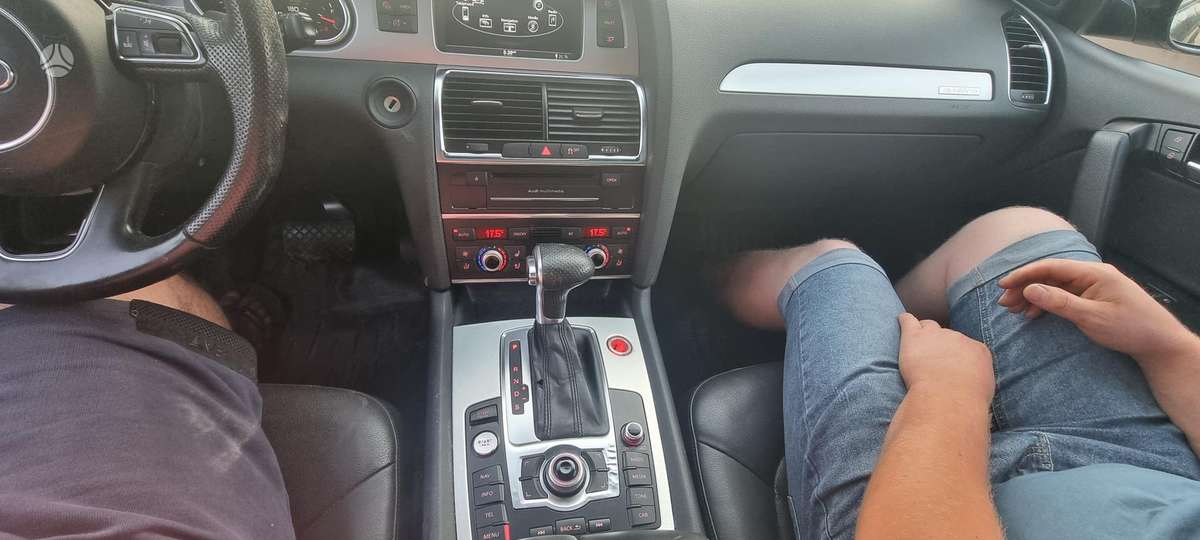 Audi Q7 2013 — photo 24