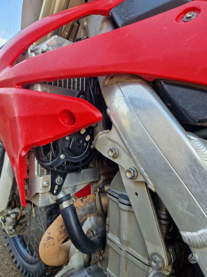 Honda CRF 2012 — engine 450 cm³, 58 HP (43kW)