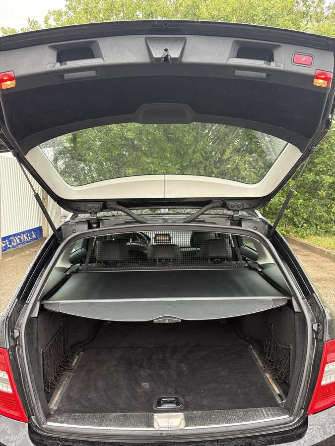 Mercedes-Benz C220 2008 — photo 10