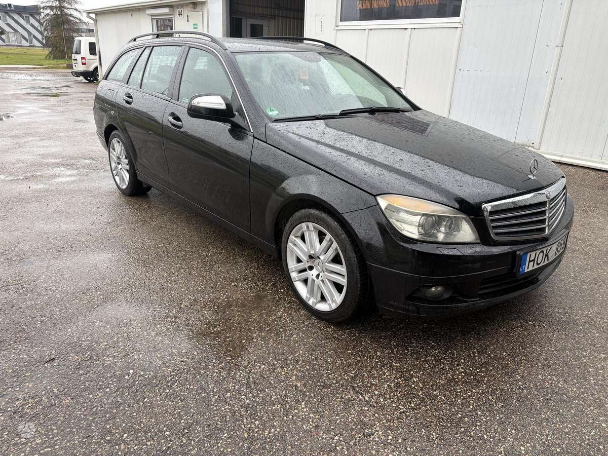 Mercedes-Benz C220 2008 — rear view