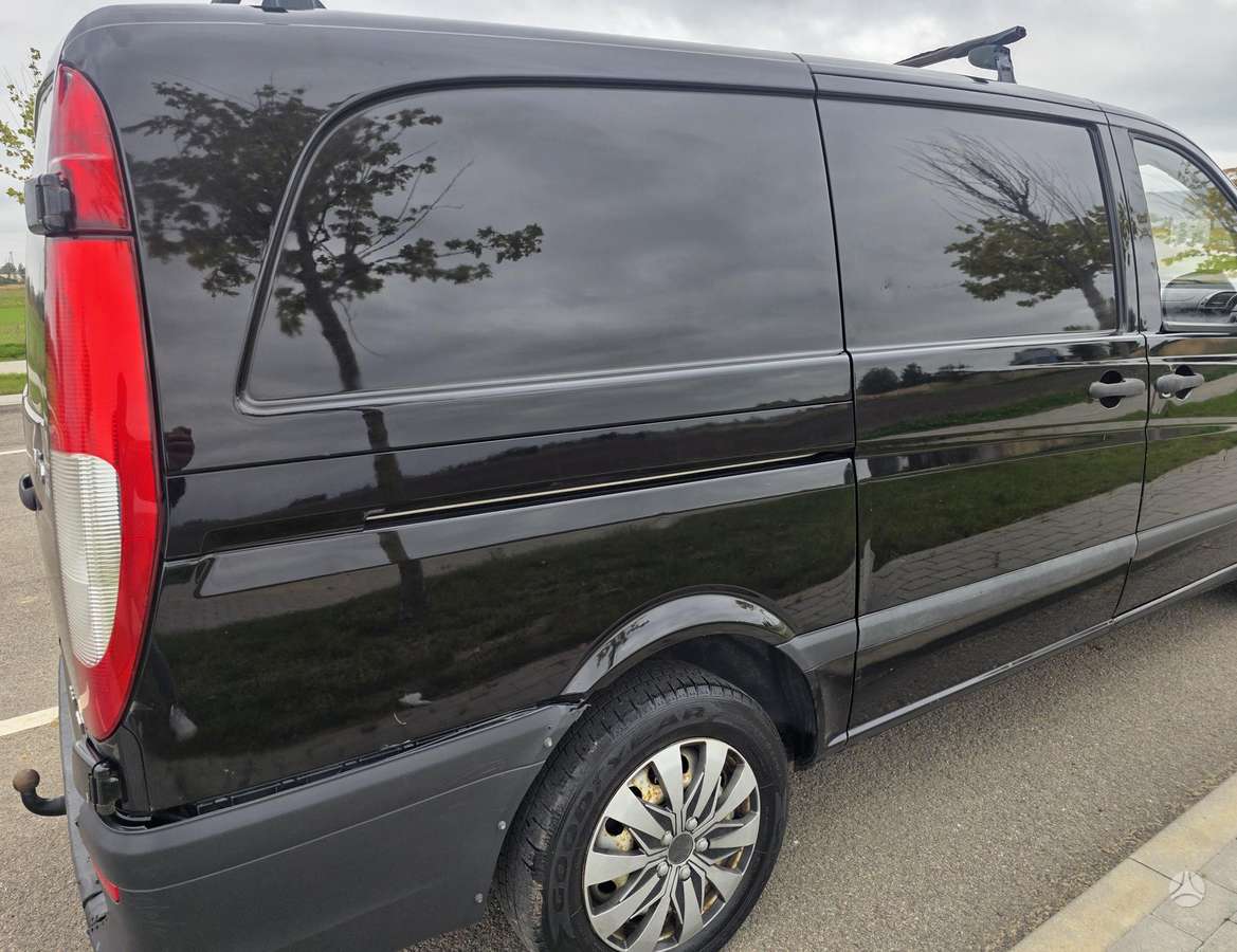 Mercedes-Benz Vito 2008 — rear view