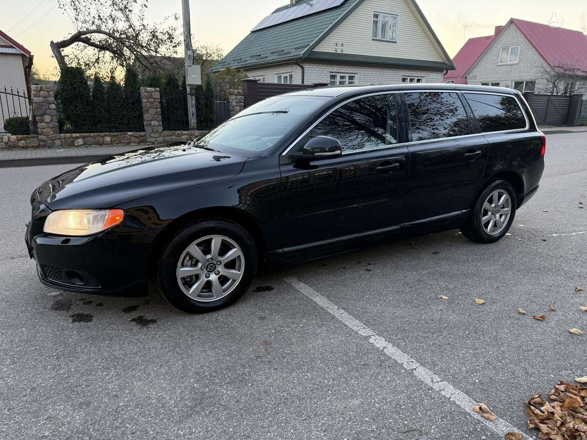 Volvo V70 2012 — салон